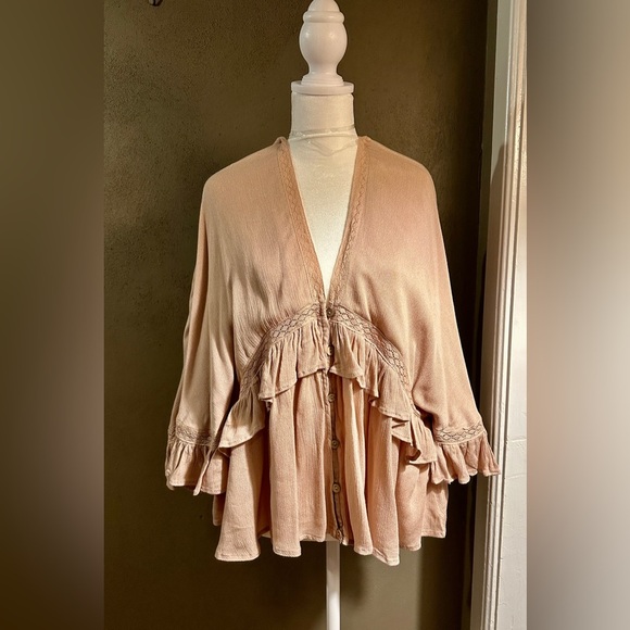 Deep front and back V shirt, butterfly sleeves , size S, Rayon, NWT - Picture 8 of 8